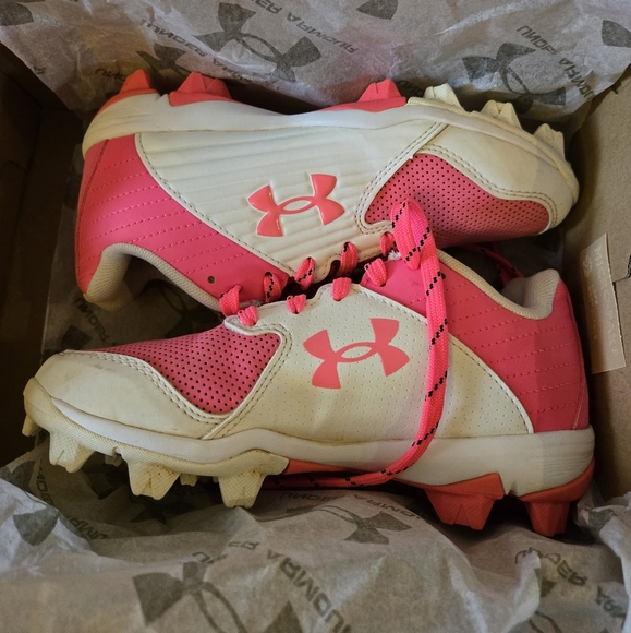 Girl's Under Armour Soccer Cleats - Picture 1 of 4